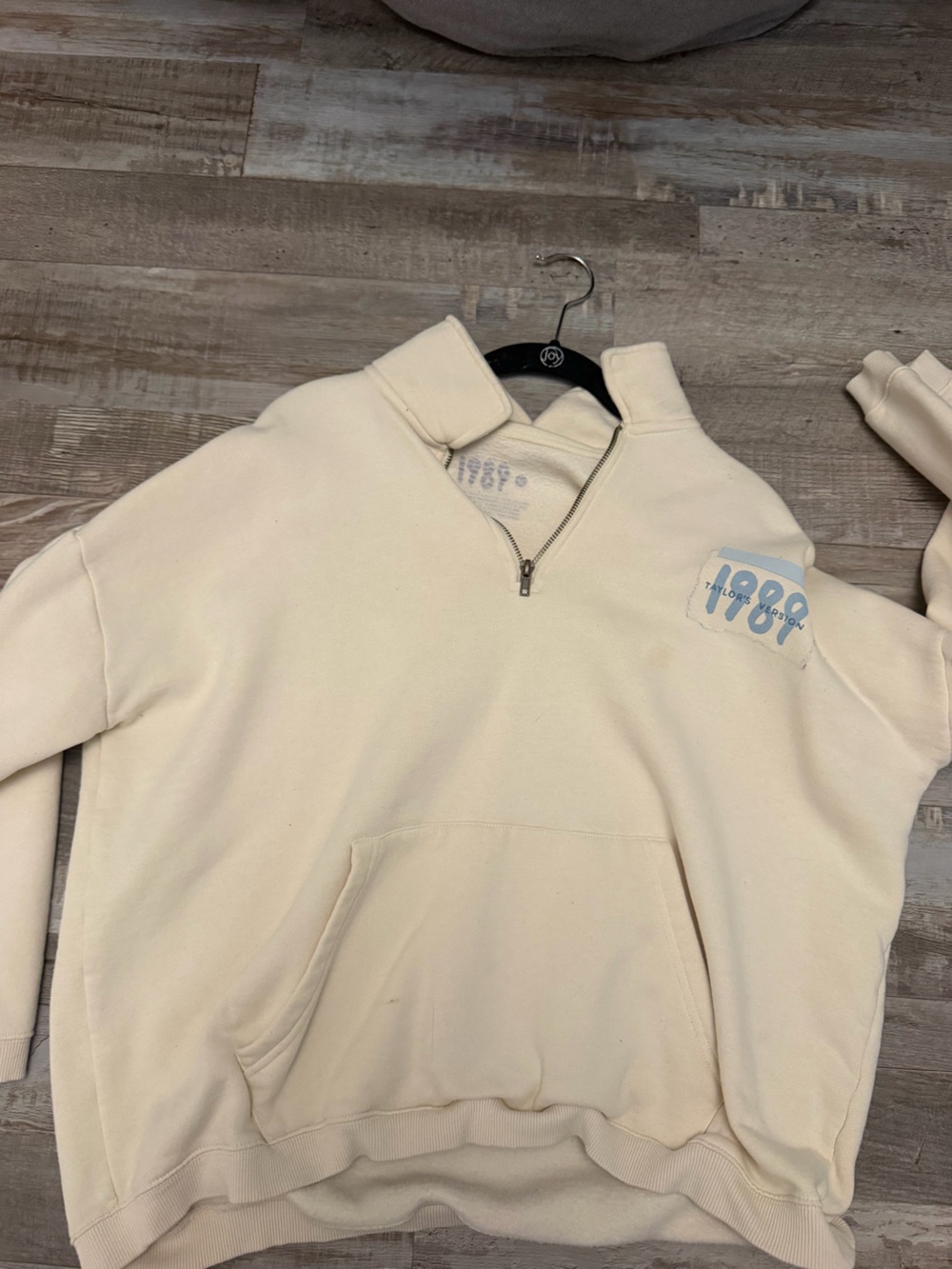Taylor Swift woman’s 1989 Cream Half-Zip Jogger Sweatshirt